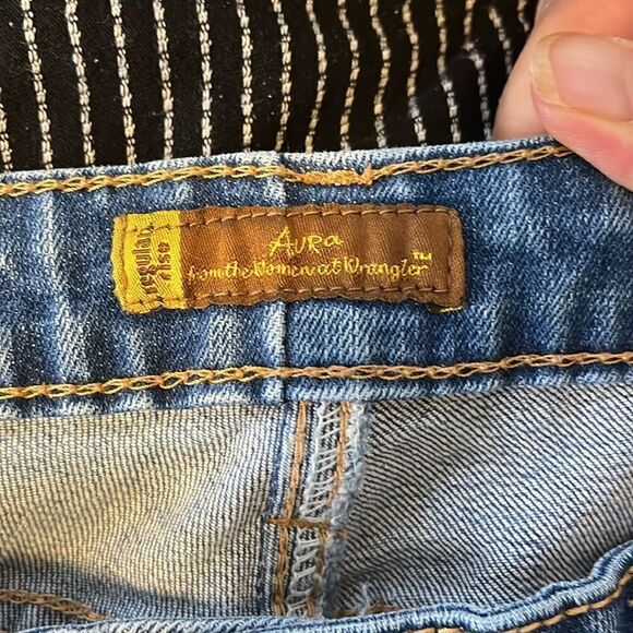 Aura By Wrangler Regular Rise Jeans Size 16R/TAL GUC Blue - Picture 3 of 7